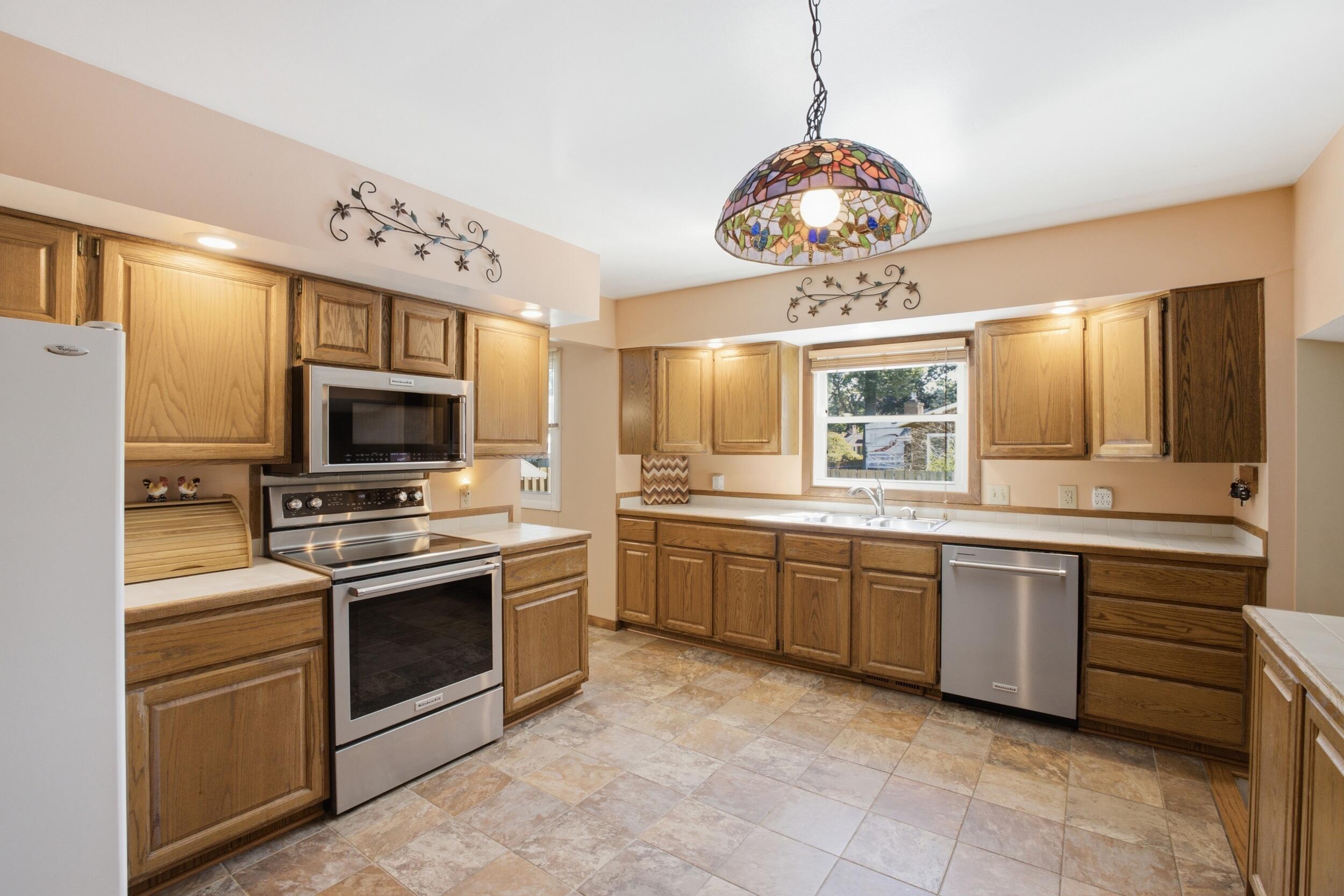 1076 Lancelot Drive Muskegon MI 49445