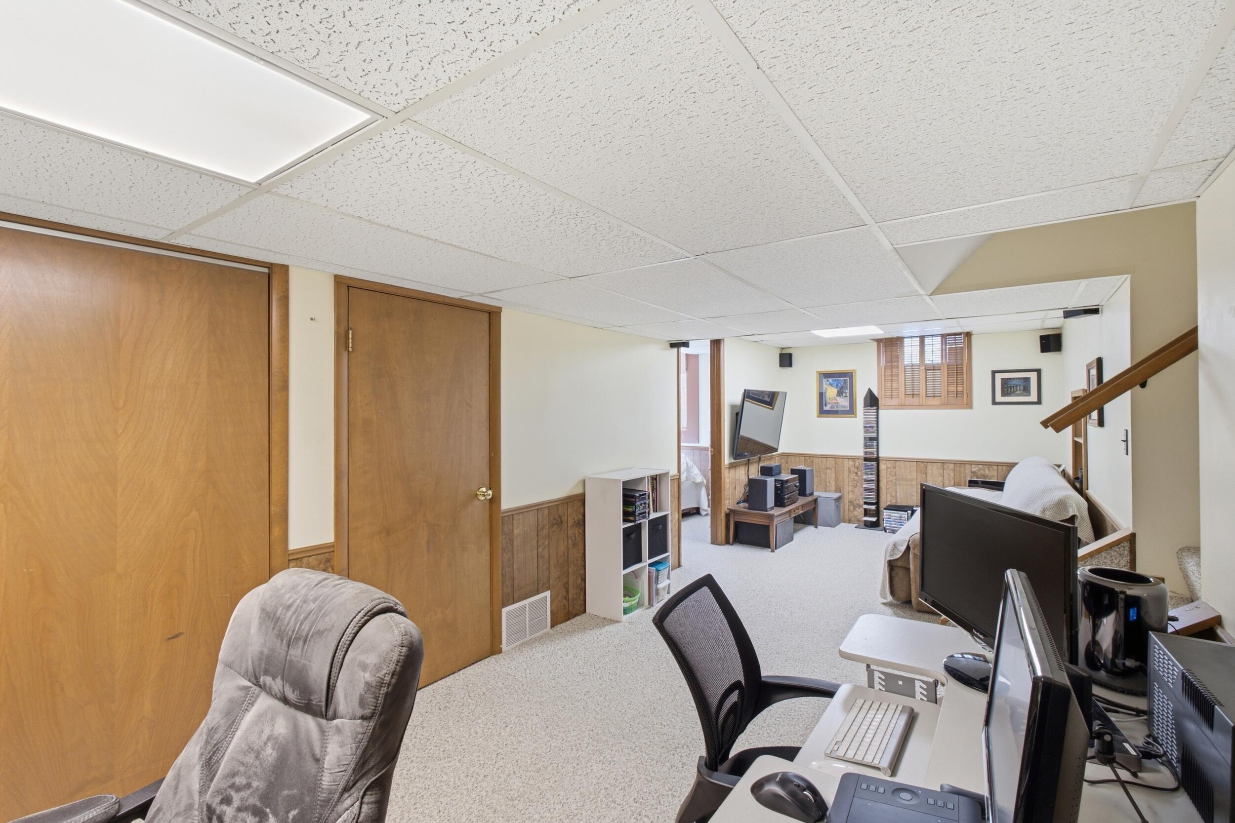 1076 Lancelot Drive Muskegon MI 49445