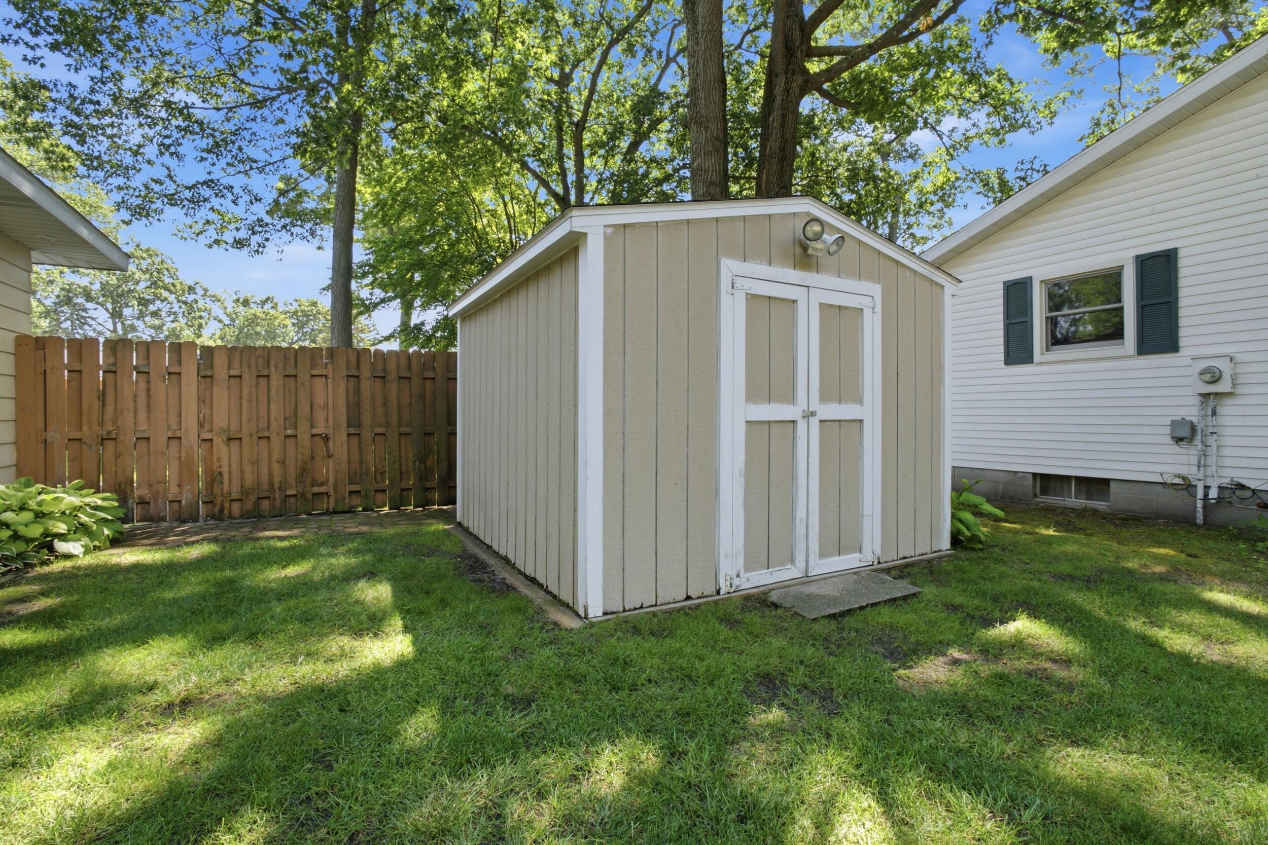 1076 Lancelot Drive Muskegon MI 49445