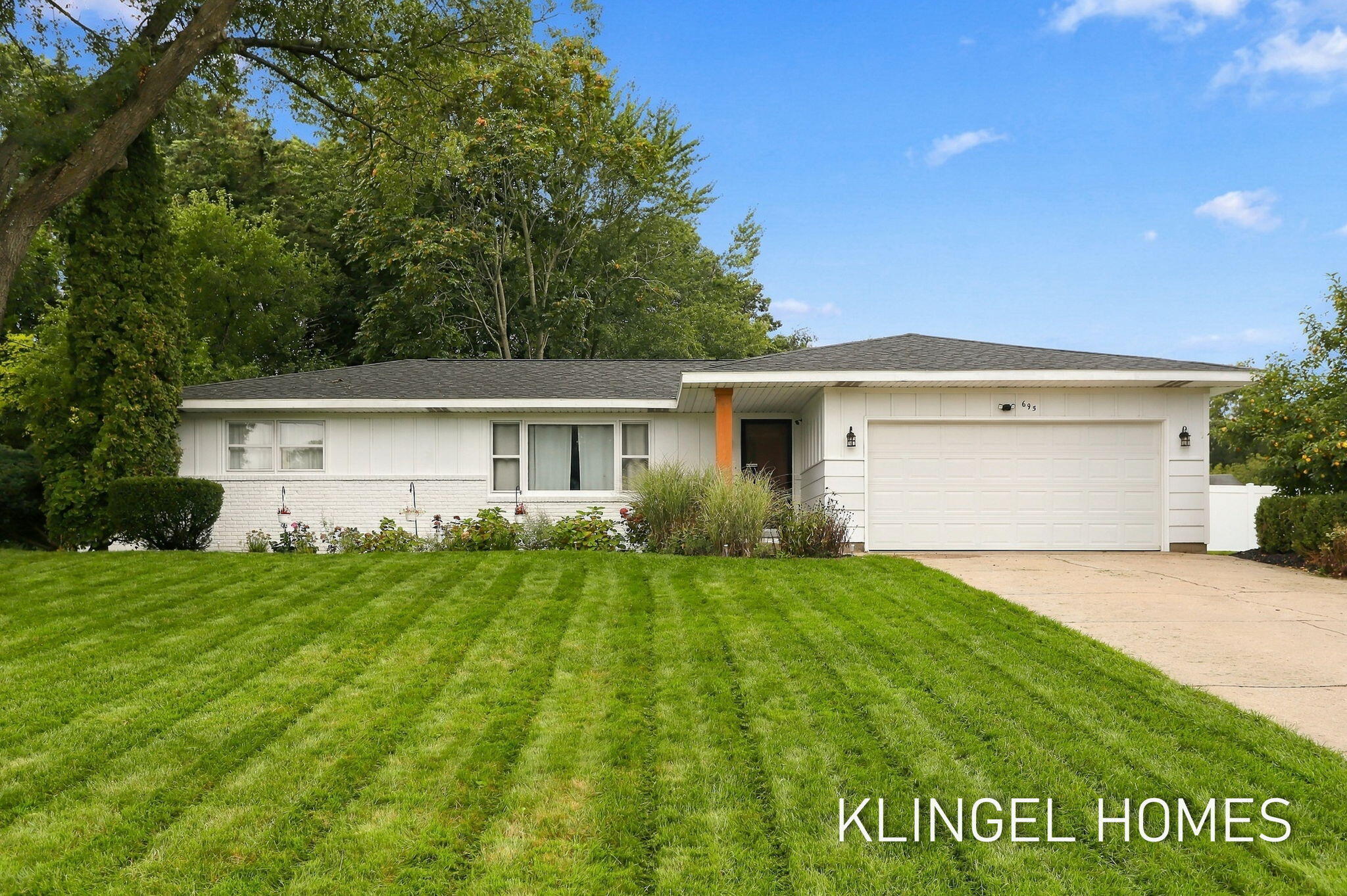 695 Glenwood Avenue Muskegon MI 49445