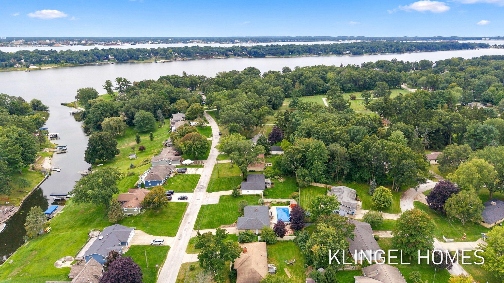 695 Glenwood Avenue Muskegon MI 49445