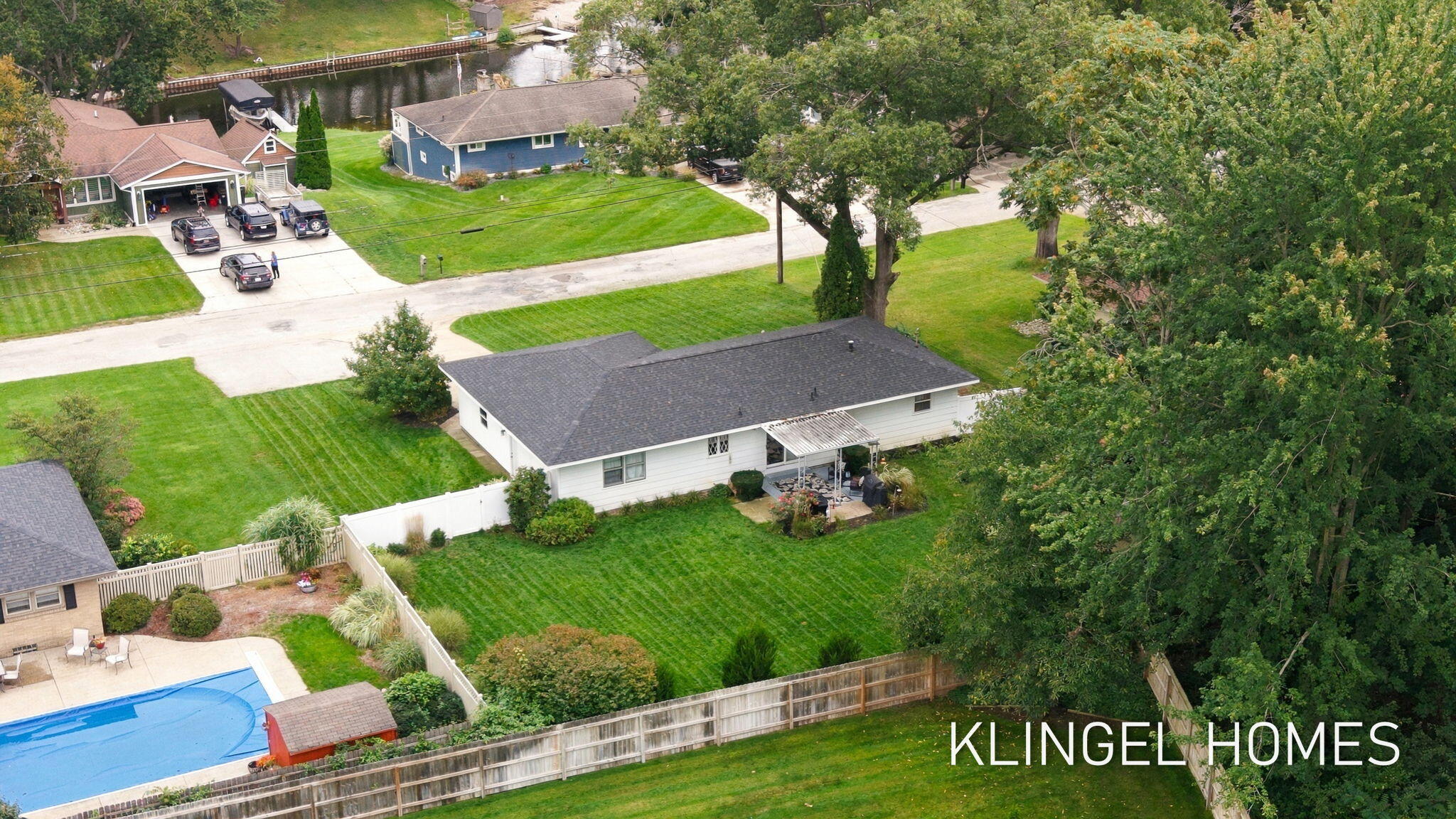 695 Glenwood Avenue Muskegon MI 49445