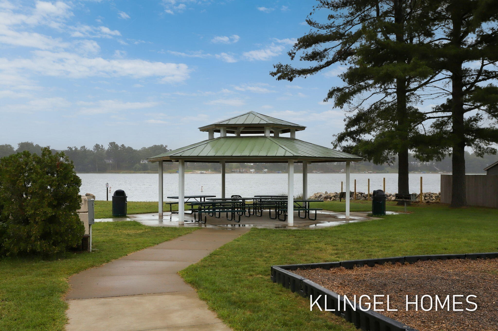 695 Glenwood Avenue Muskegon MI 49445