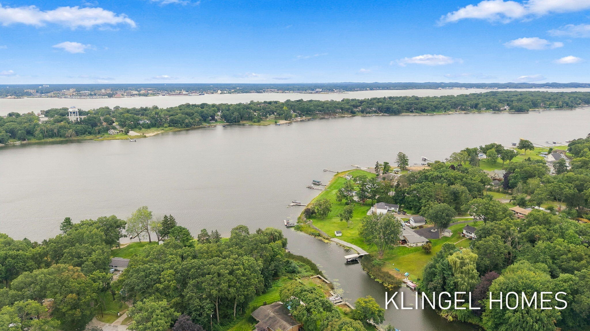 695 Glenwood Avenue Muskegon MI 49445