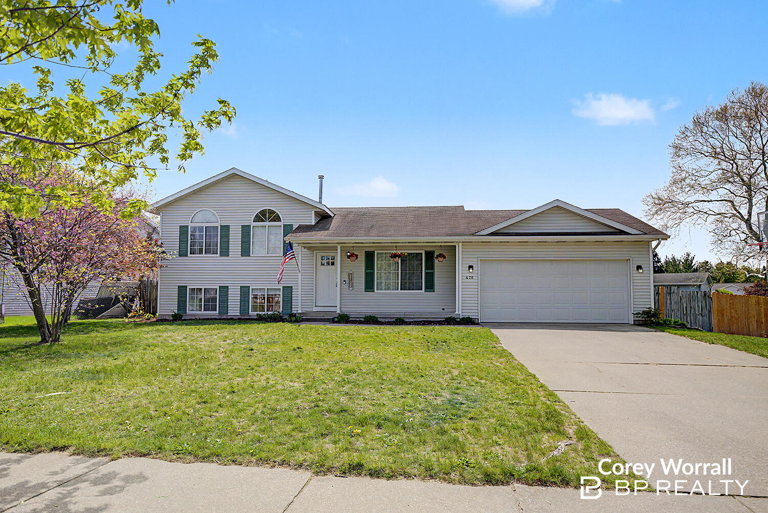 428 Sunbrook Street SE Grand Rapids MI 49508