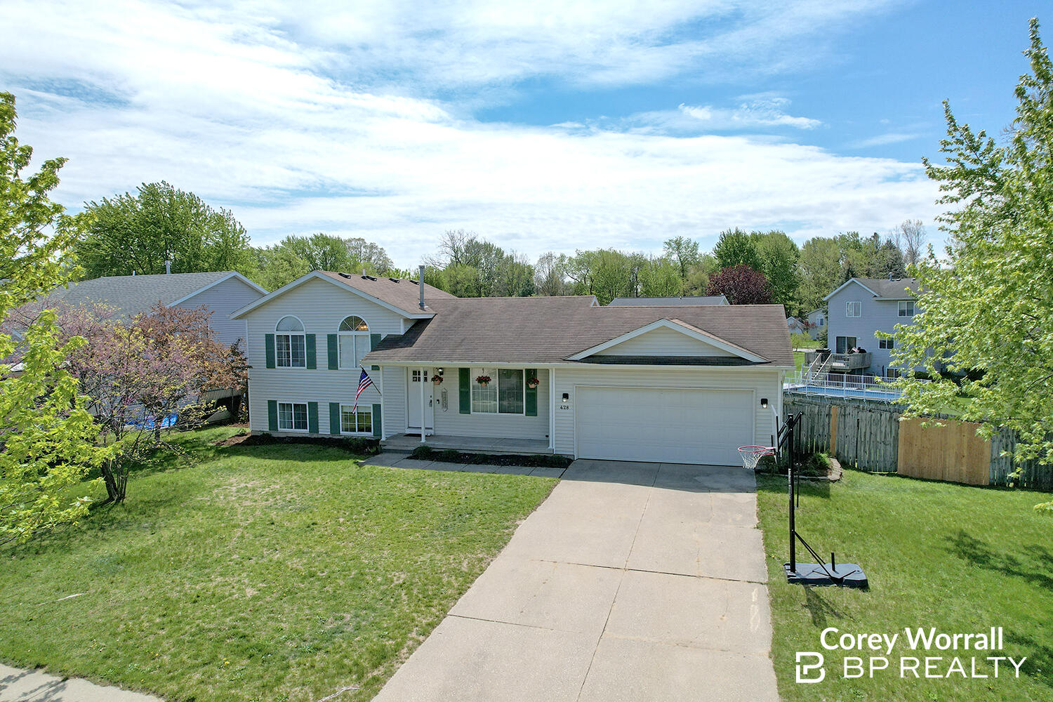 428 Sunbrook Street SE Grand Rapids MI 49508