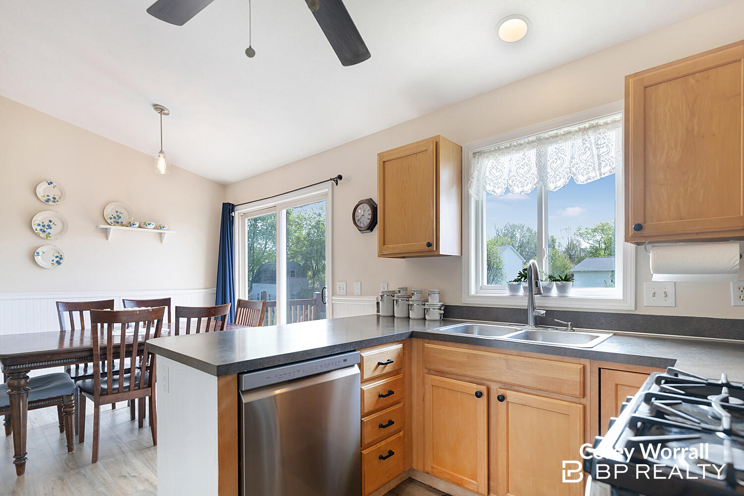 428 Sunbrook Street SE Grand Rapids MI 49508