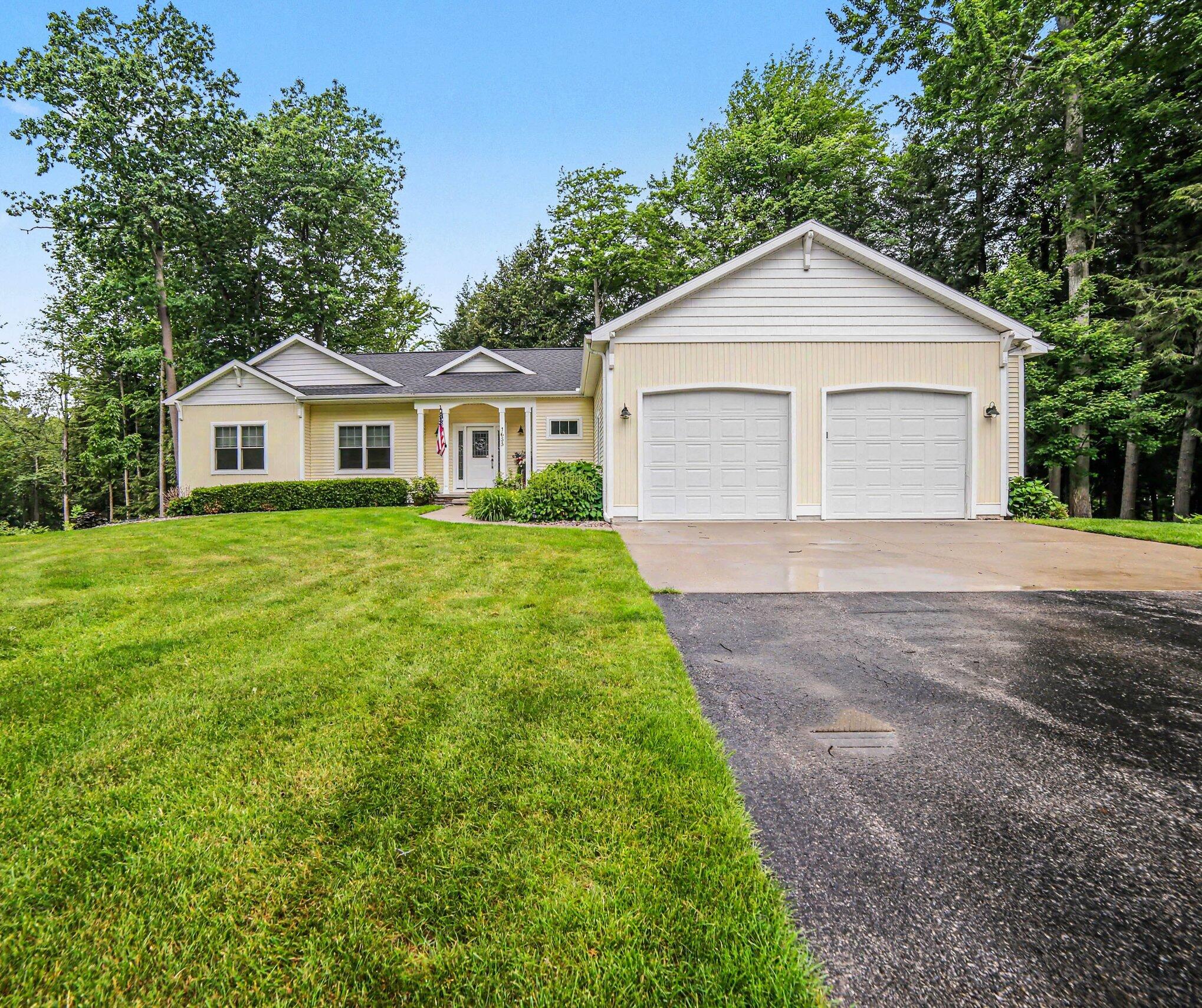 1655 Glenwood Road Ludington MI 49431