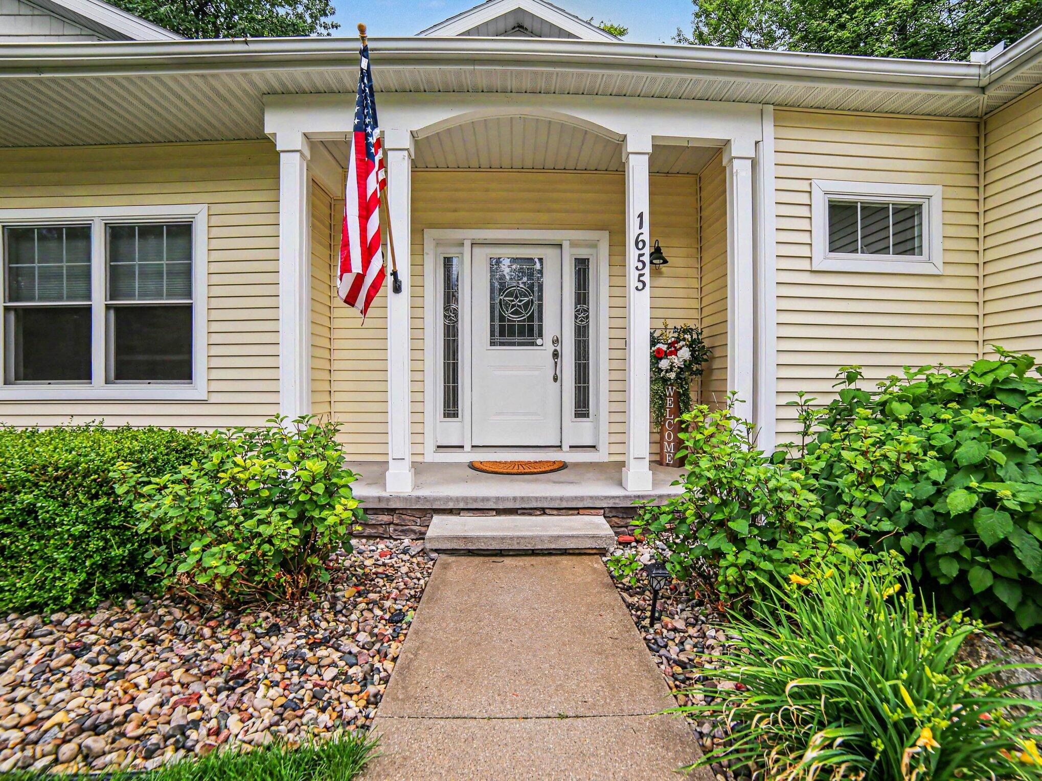 1655 Glenwood Road Ludington MI 49431