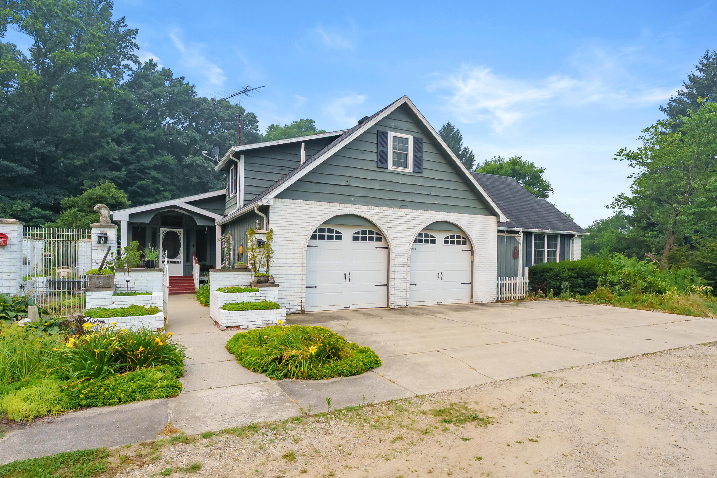 41169 County Road 669 Decatur MI 49045