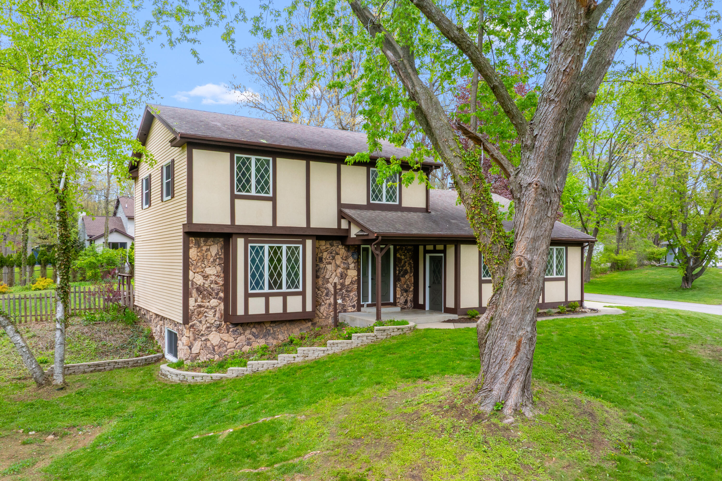 5814 Scenic Way Drive Kalamazoo MI 49009