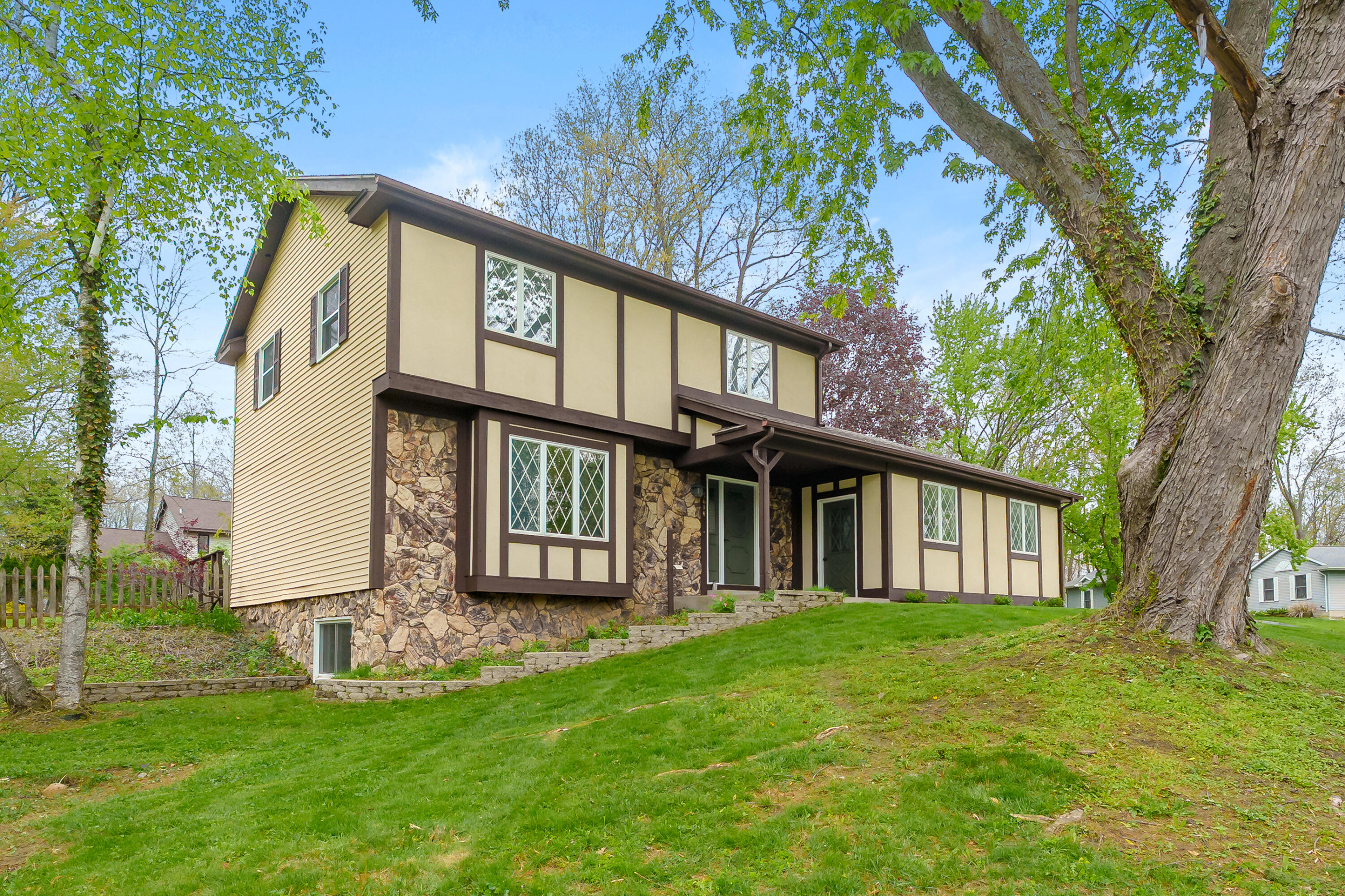 5814 Scenic Way Drive Kalamazoo MI 49009