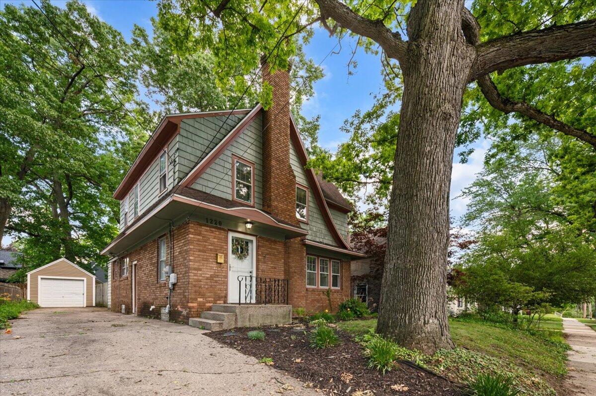1220 Colorado Avenue SE Grand Rapids MI 49506