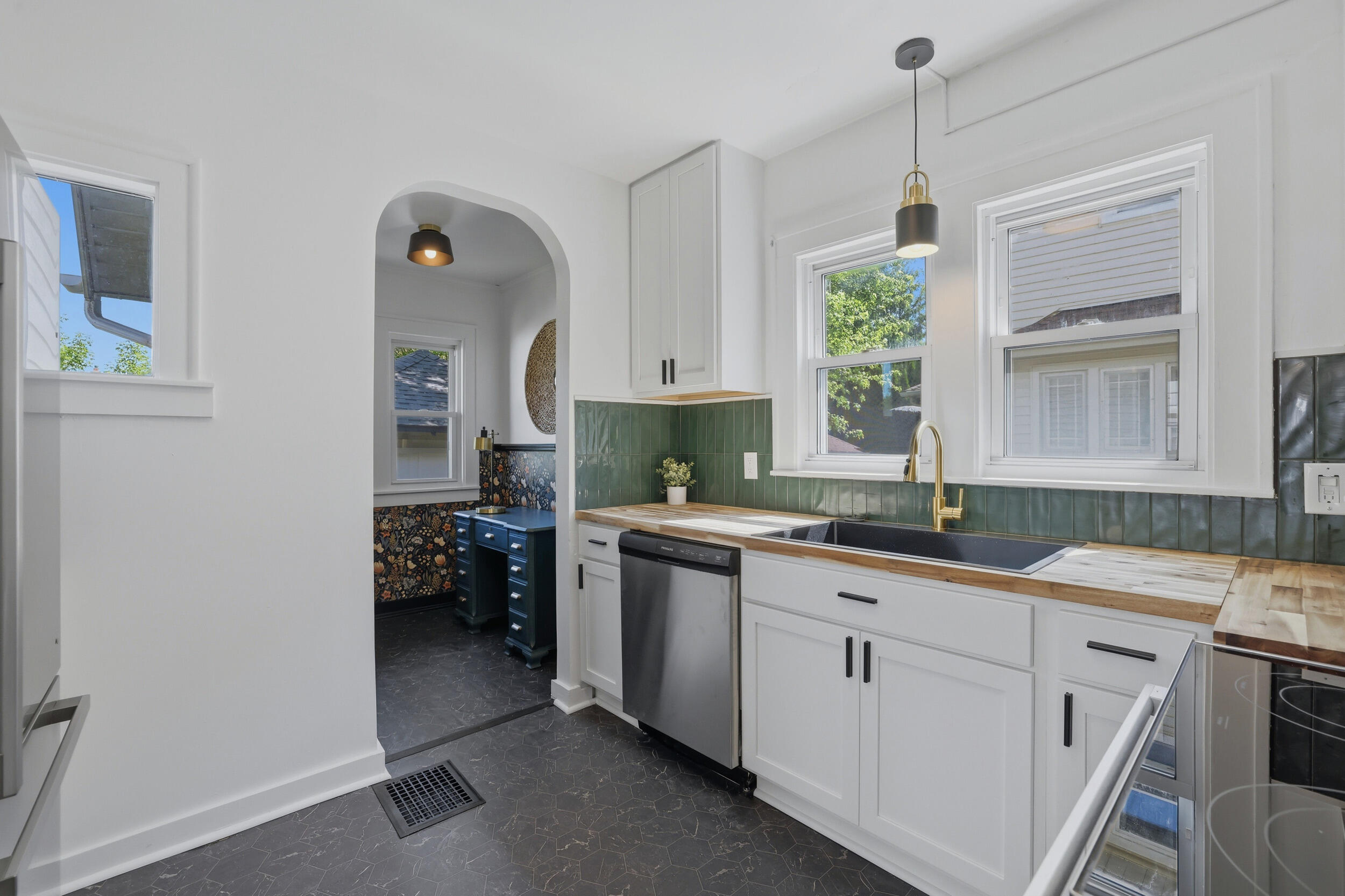 1019 Vernon Street NE Grand Rapids MI 49503