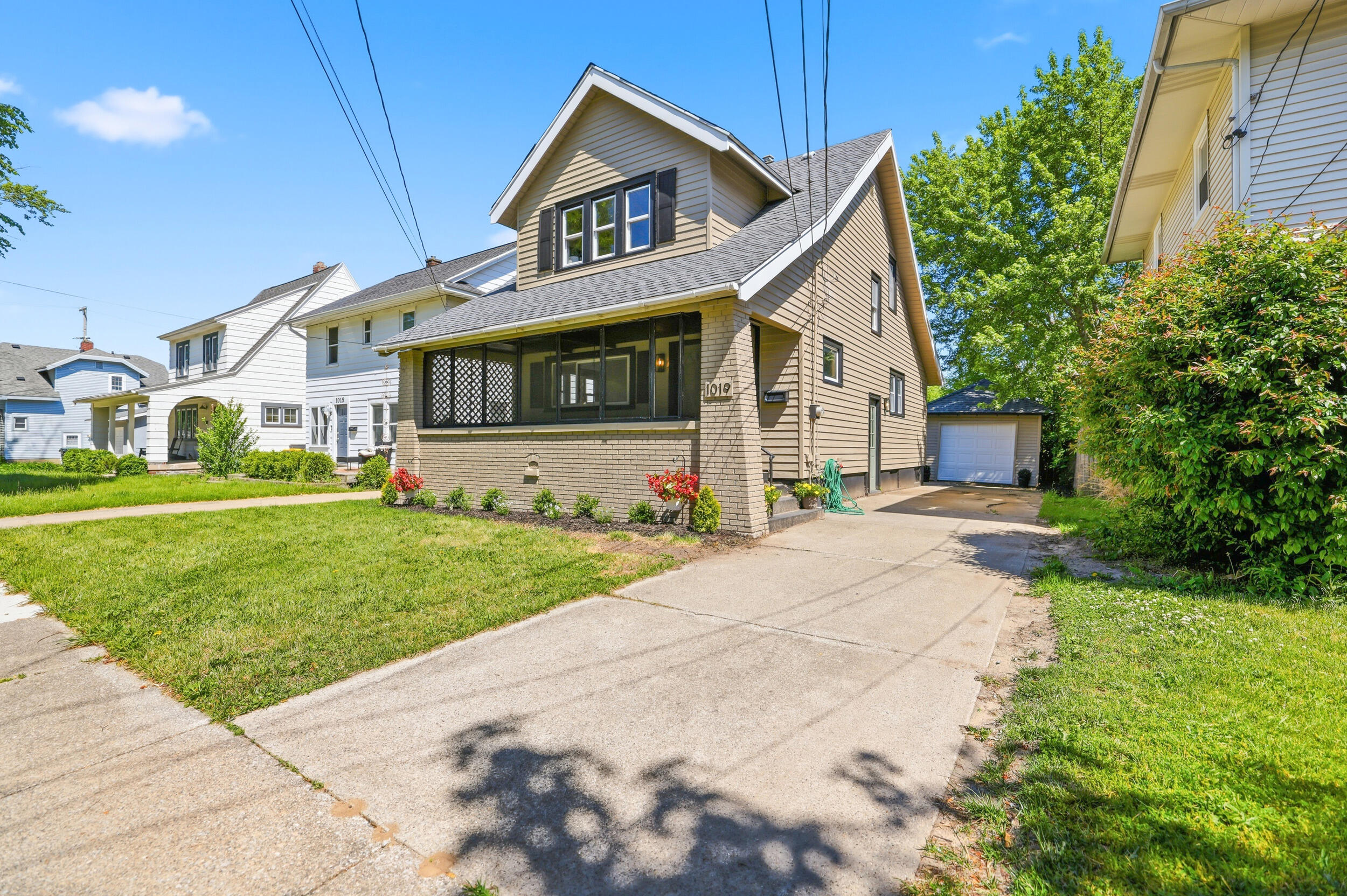 1019 Vernon Street NE Grand Rapids MI 49503