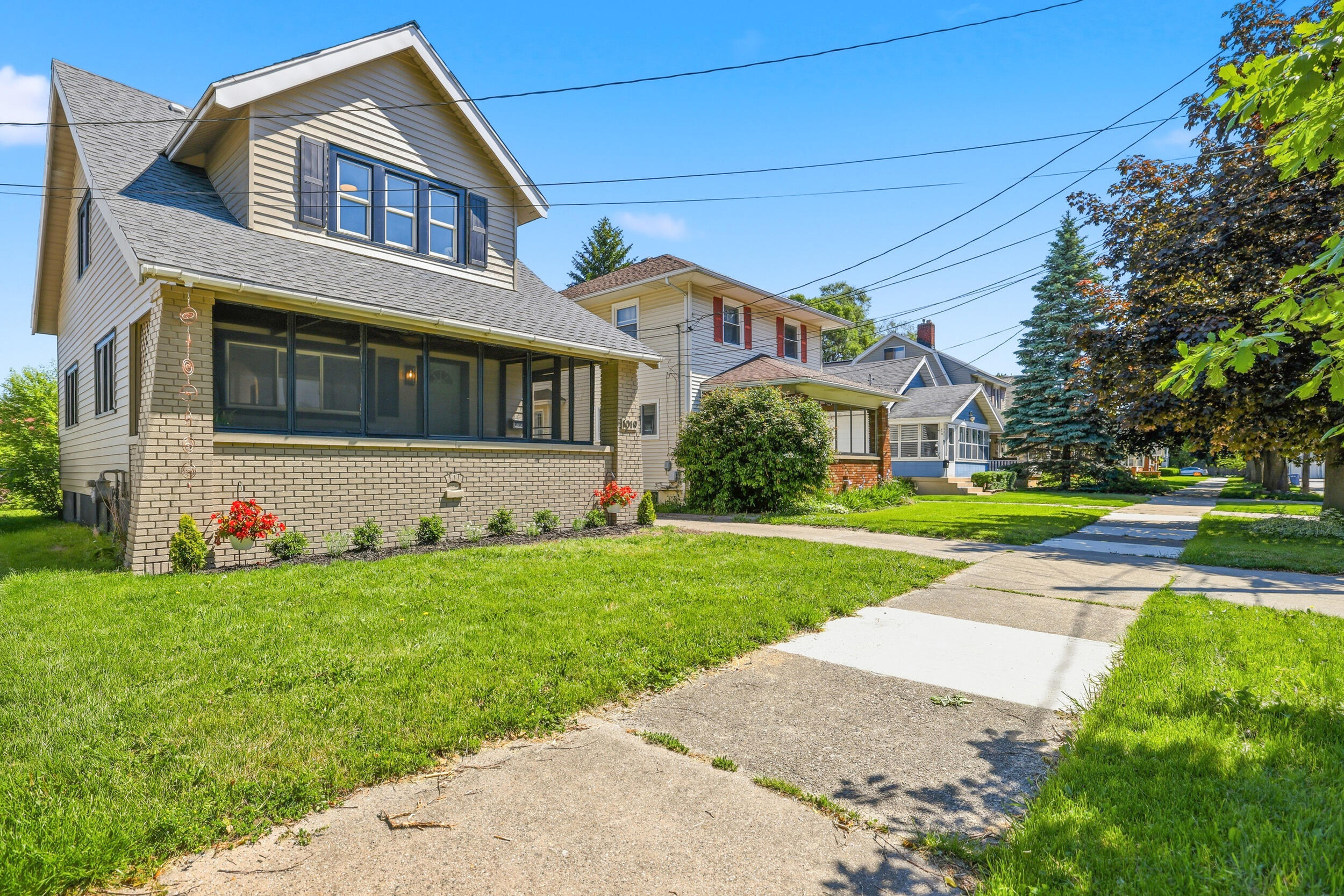 1019 Vernon Street NE Grand Rapids MI 49503