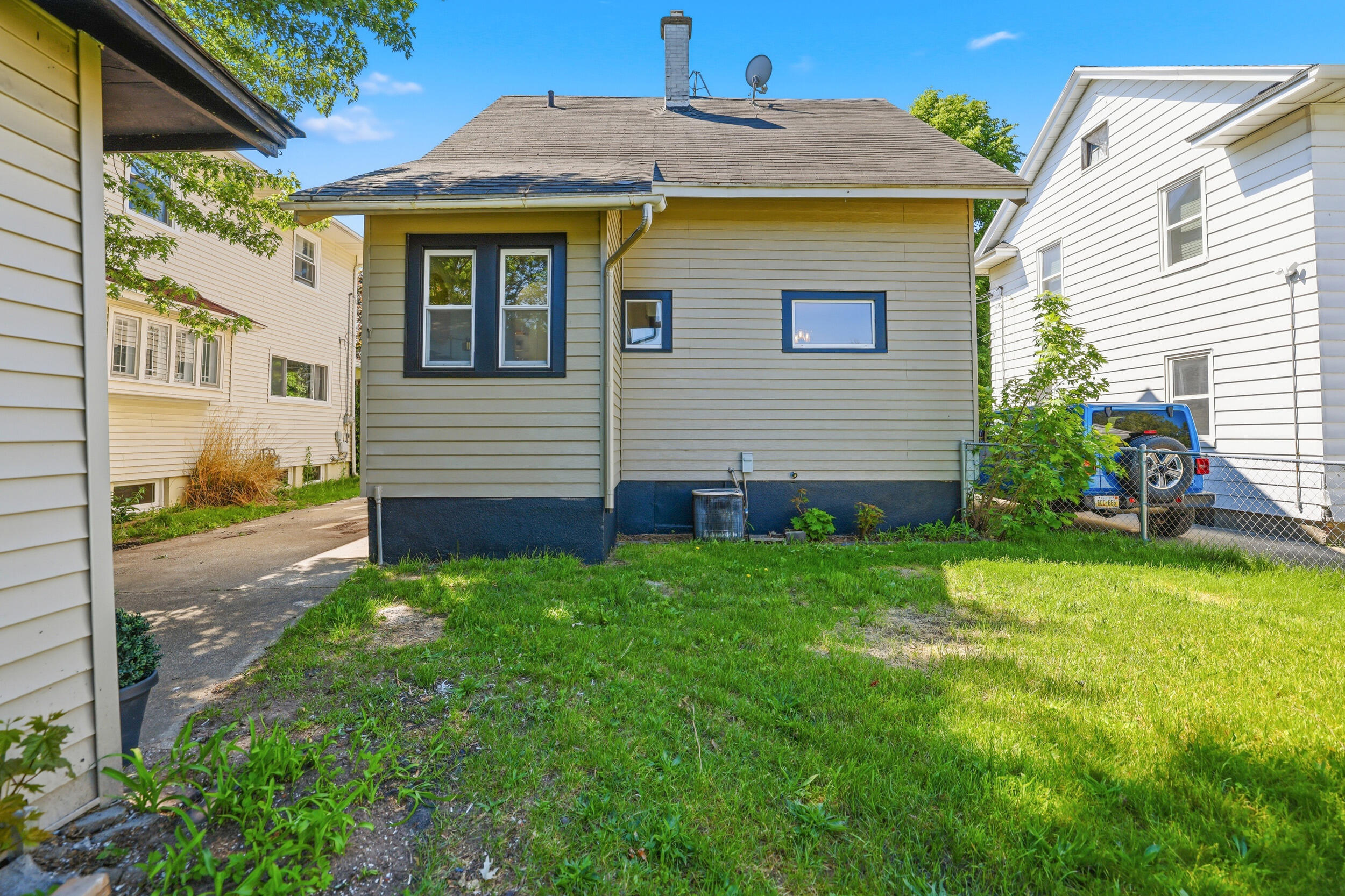 1019 Vernon Street NE Grand Rapids MI 49503