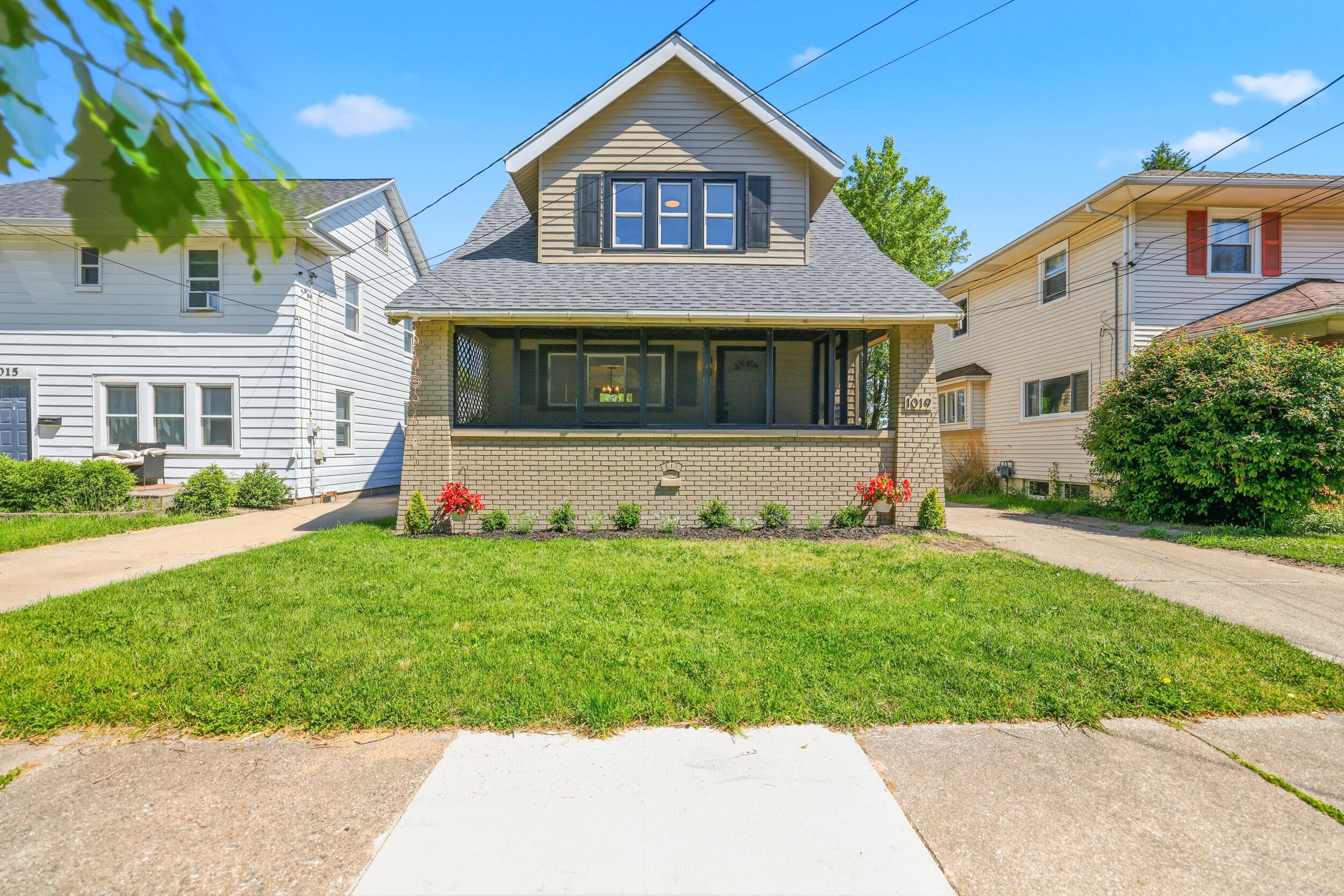 1019 Vernon Street NE Grand Rapids MI 49503