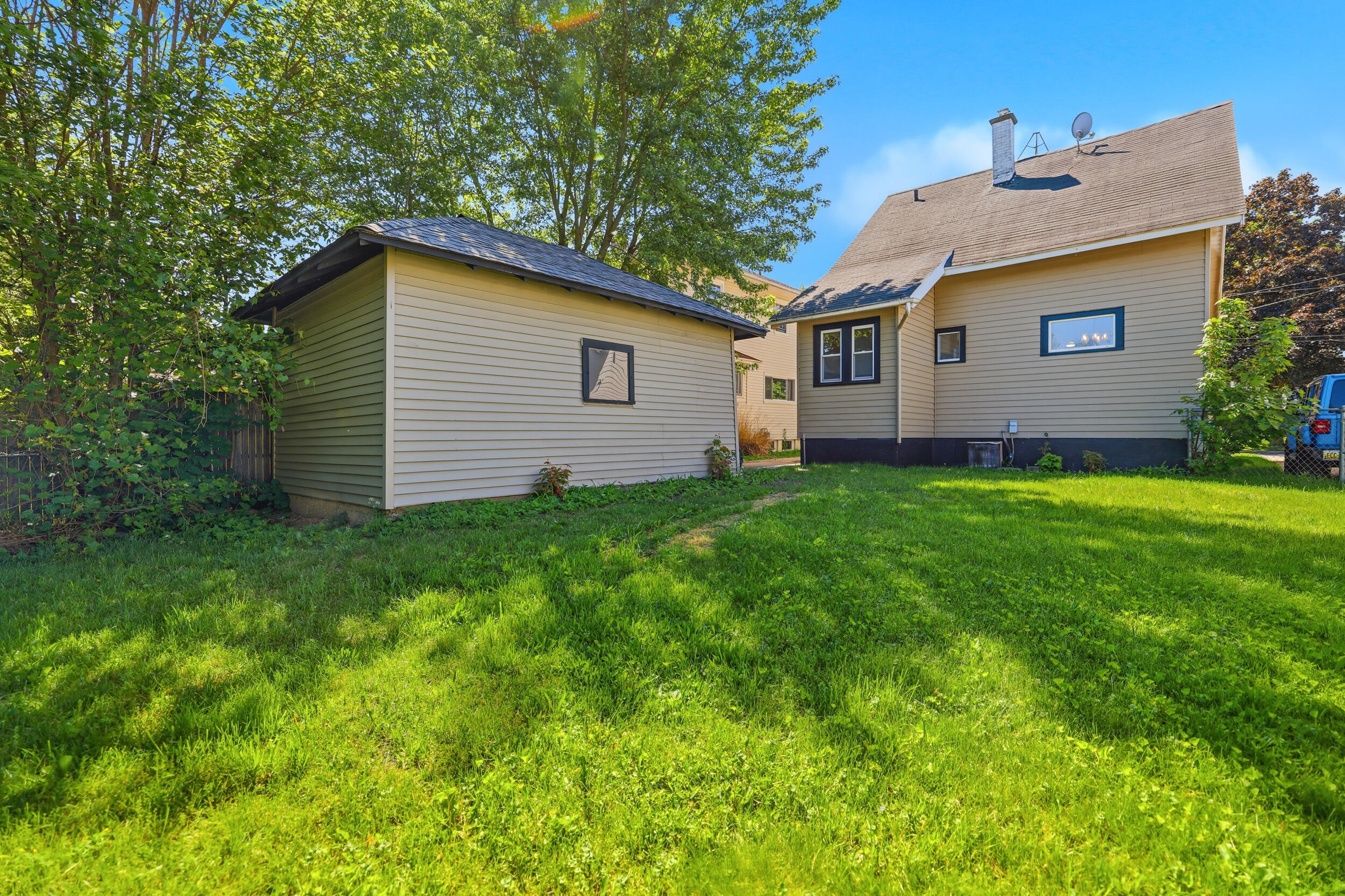 1019 Vernon Street NE Grand Rapids MI 49503