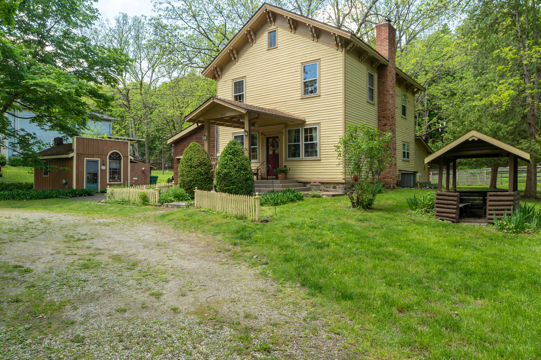 8425 Parshallville Road Fenton MI 48430