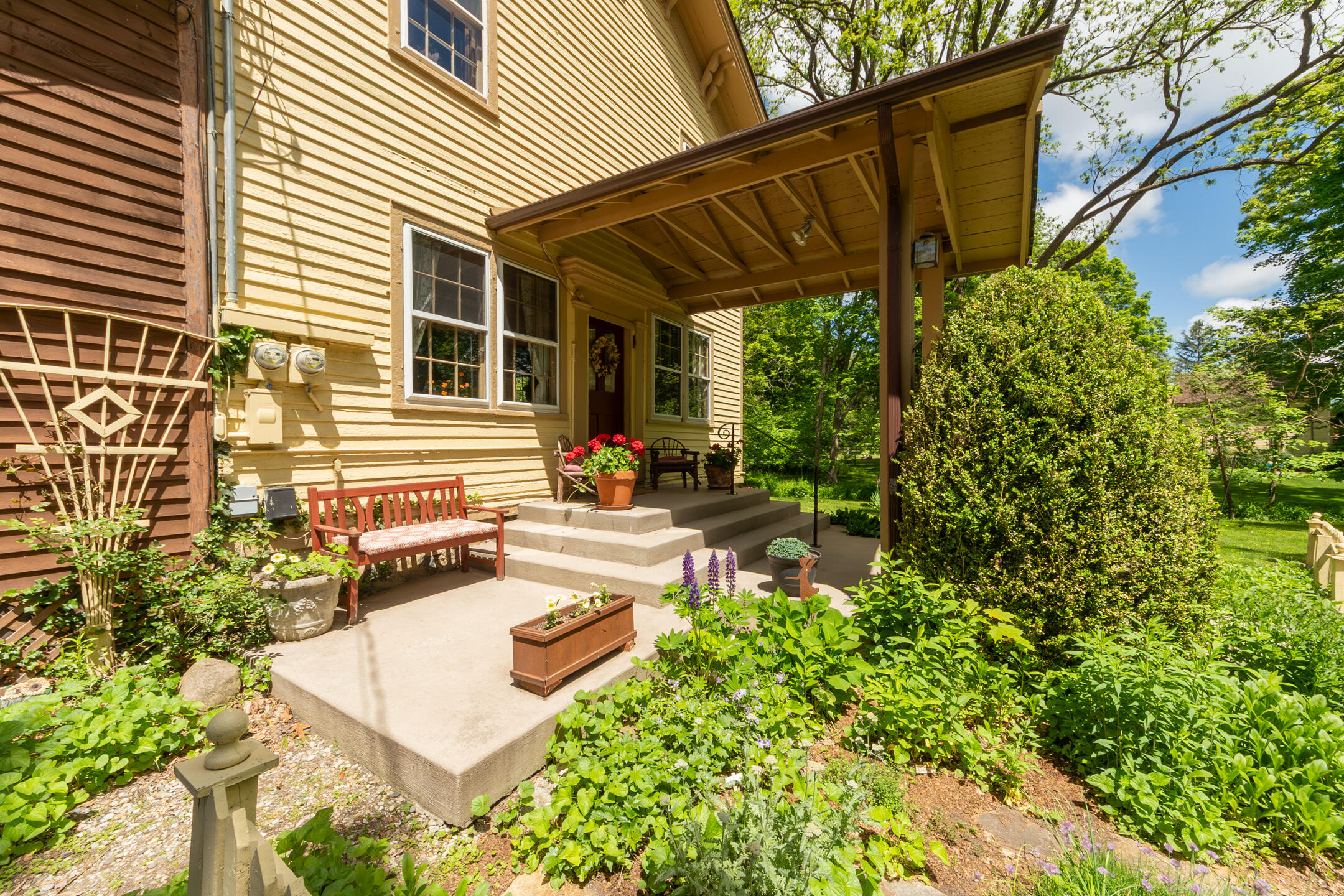 8425 Parshallville Road Fenton MI 48430