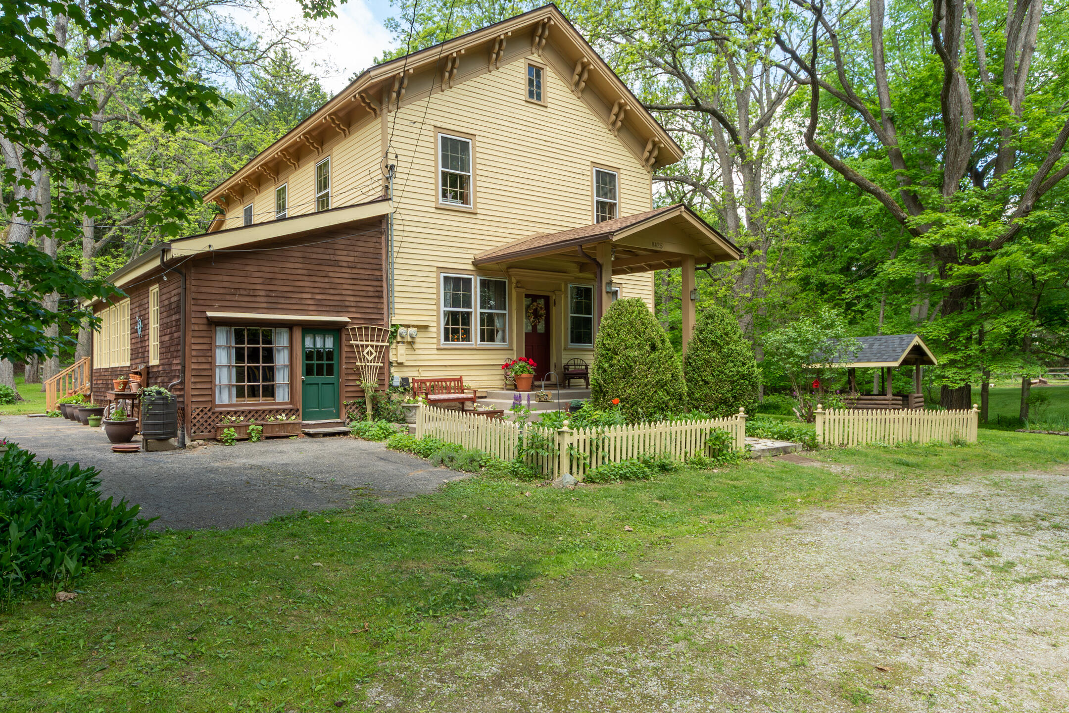 8425 Parshallville Road Fenton MI 48430