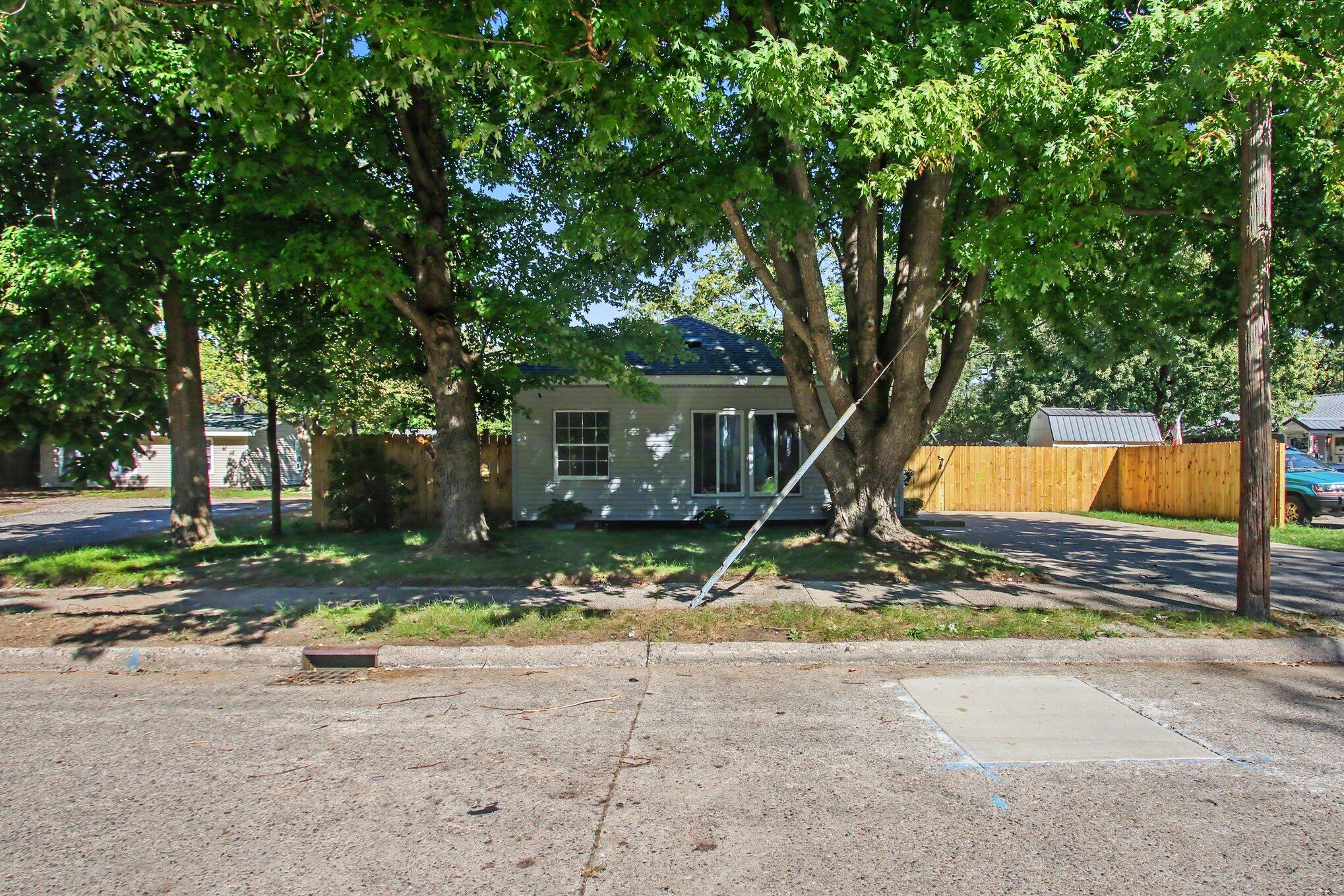 1234 Langeland Avenue Muskegon MI 49442