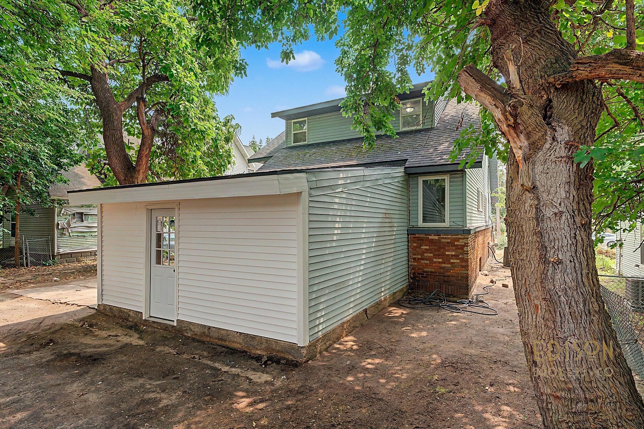 29 Home Street SW Grand Rapids MI 49507