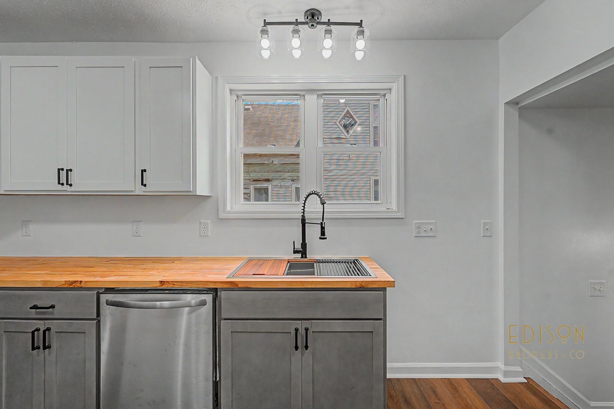 29 Home Street SW Grand Rapids MI 49507