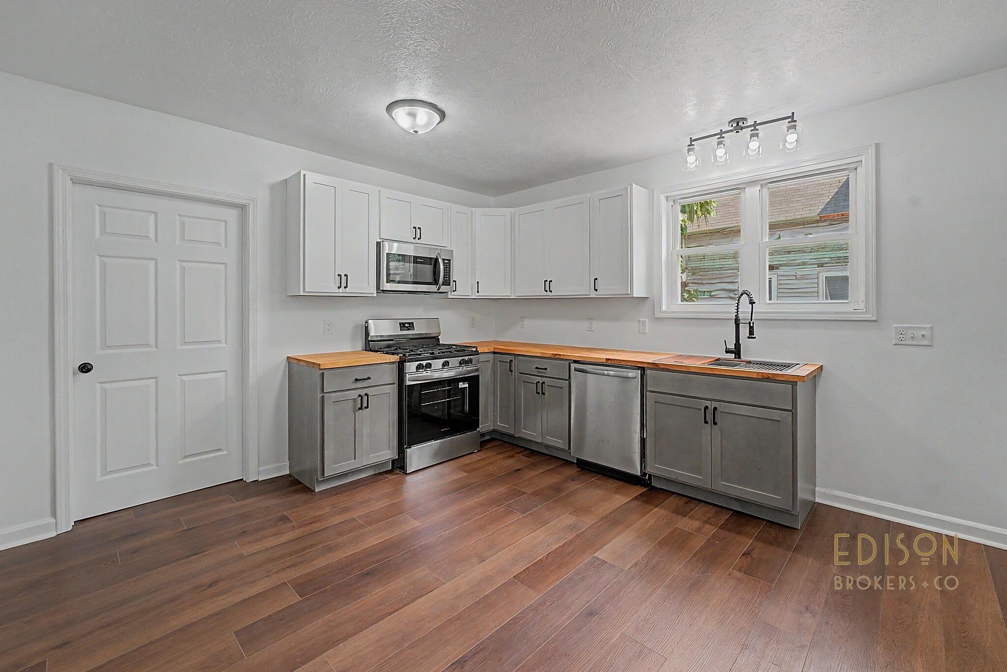 29 Home Street SW Grand Rapids MI 49507