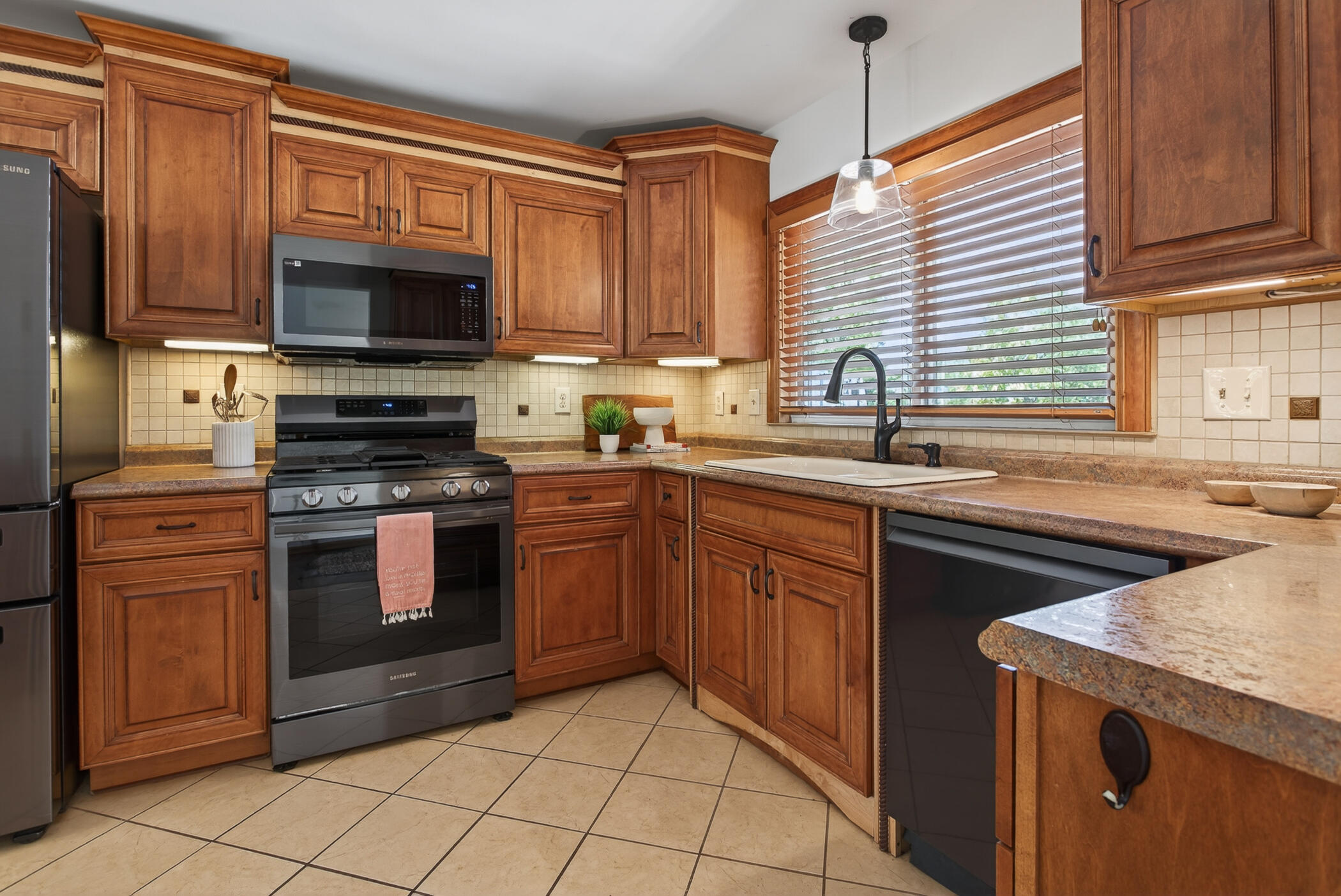 3311 Dorais Drive NE Grand Rapids MI 49525