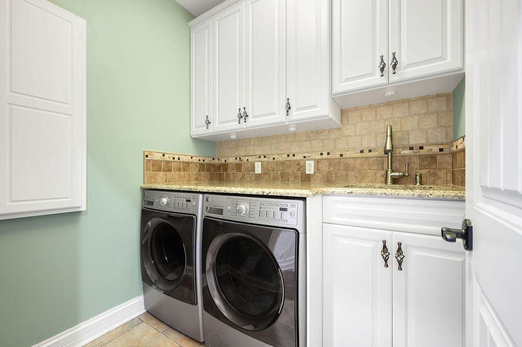 651 Sul Lago S Benton Harbor MI 49022