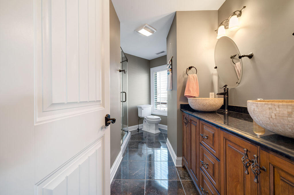 651 Sul Lago S Benton Harbor MI 49022