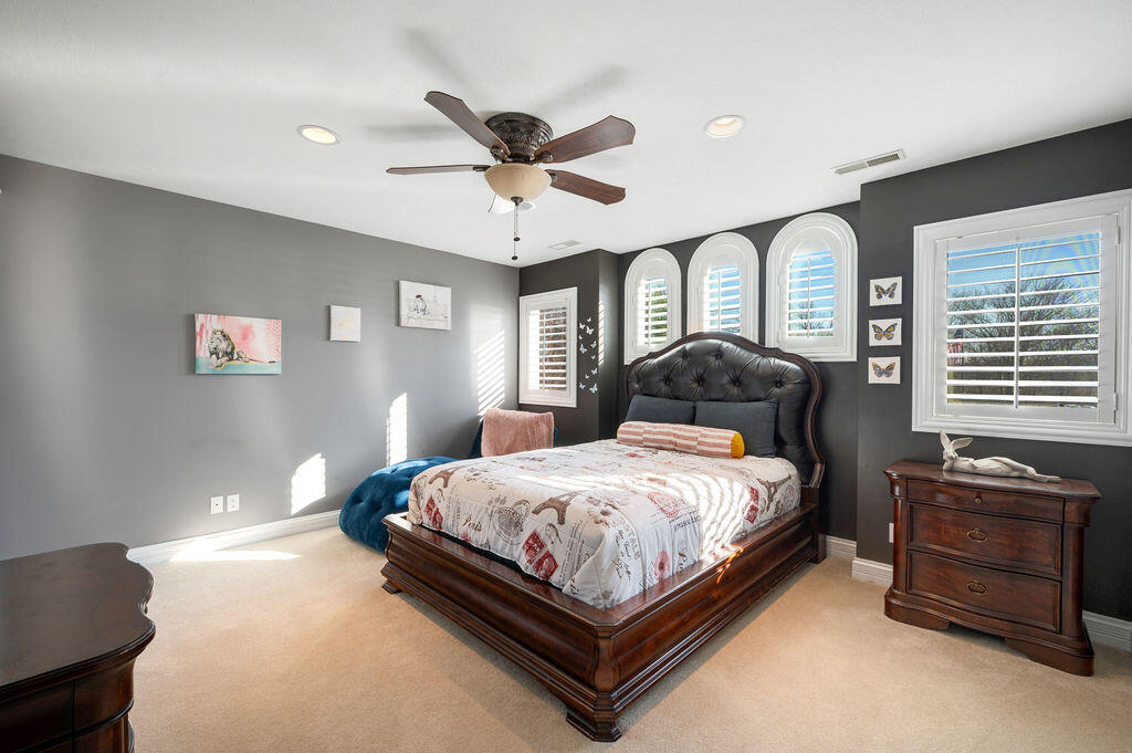 651 Sul Lago S Benton Harbor MI 49022