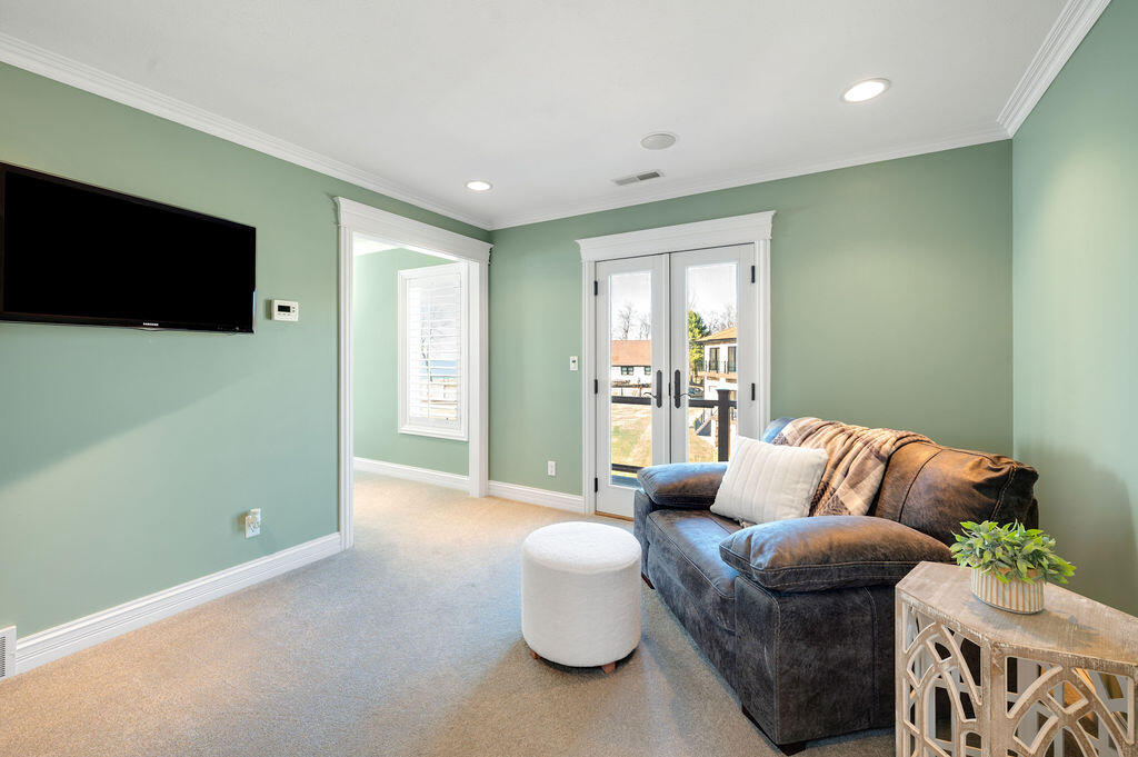 651 Sul Lago S Benton Harbor MI 49022