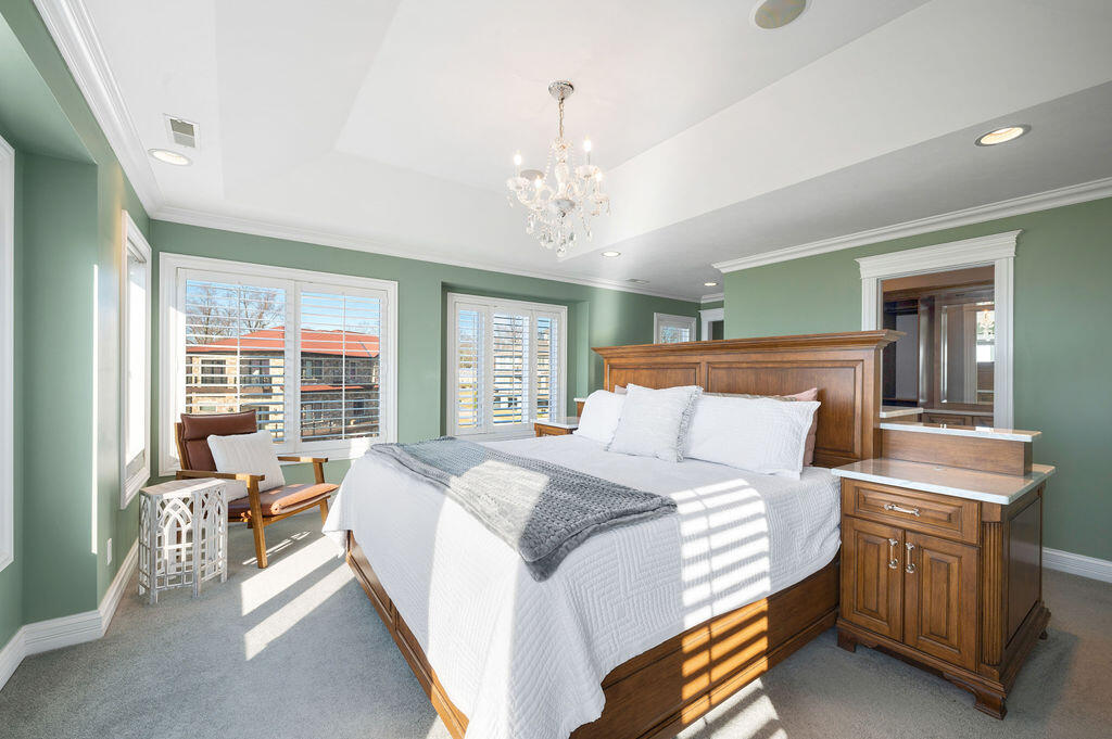 651 Sul Lago S Benton Harbor MI 49022