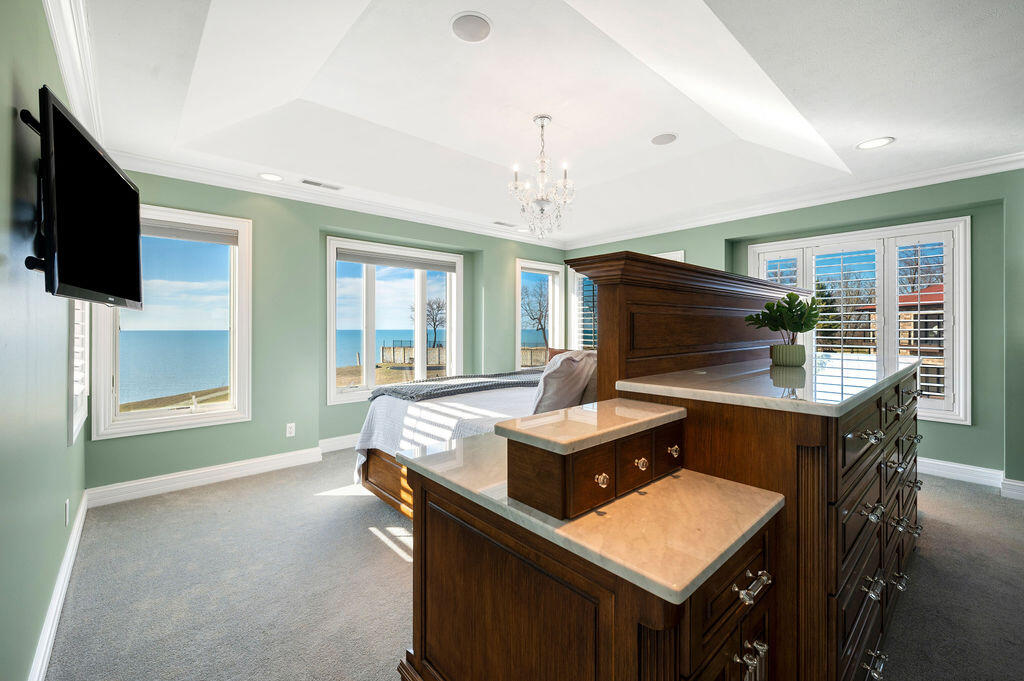 651 Sul Lago S Benton Harbor MI 49022