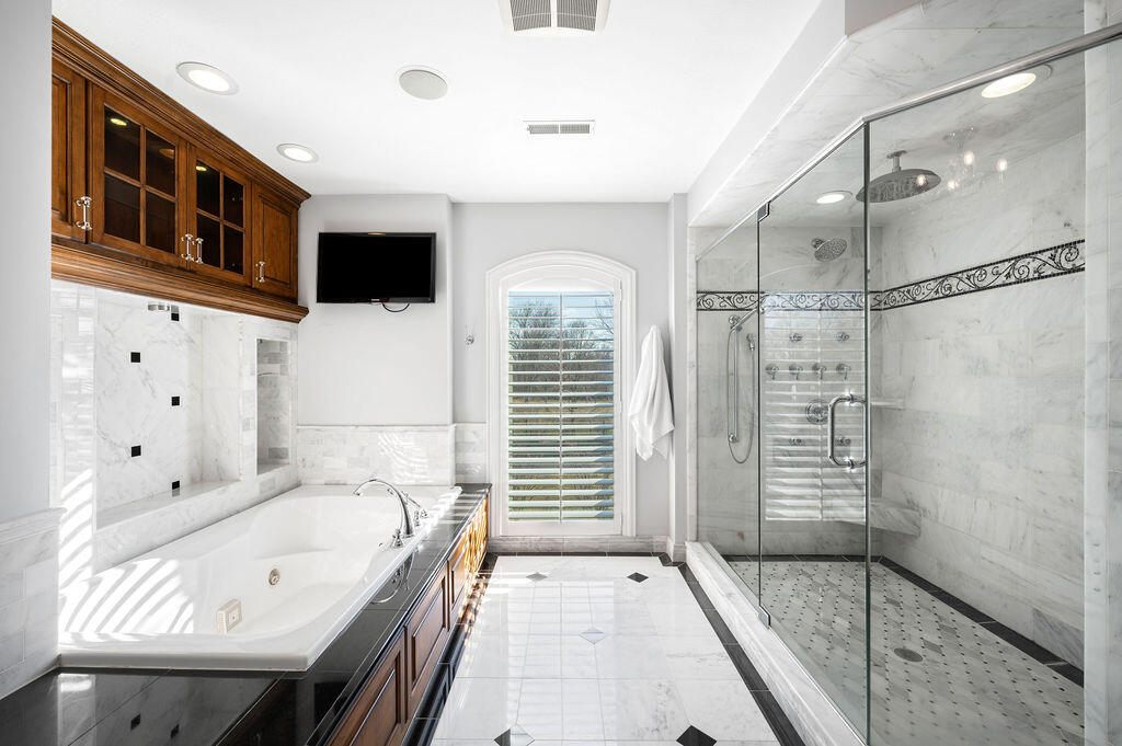 651 Sul Lago S Benton Harbor MI 49022