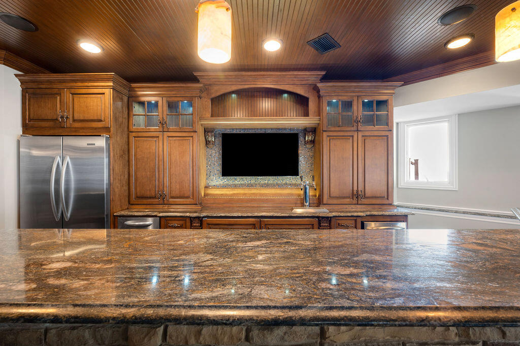 651 Sul Lago S Benton Harbor MI 49022