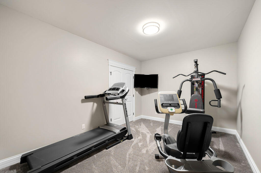 651 Sul Lago S Benton Harbor MI 49022