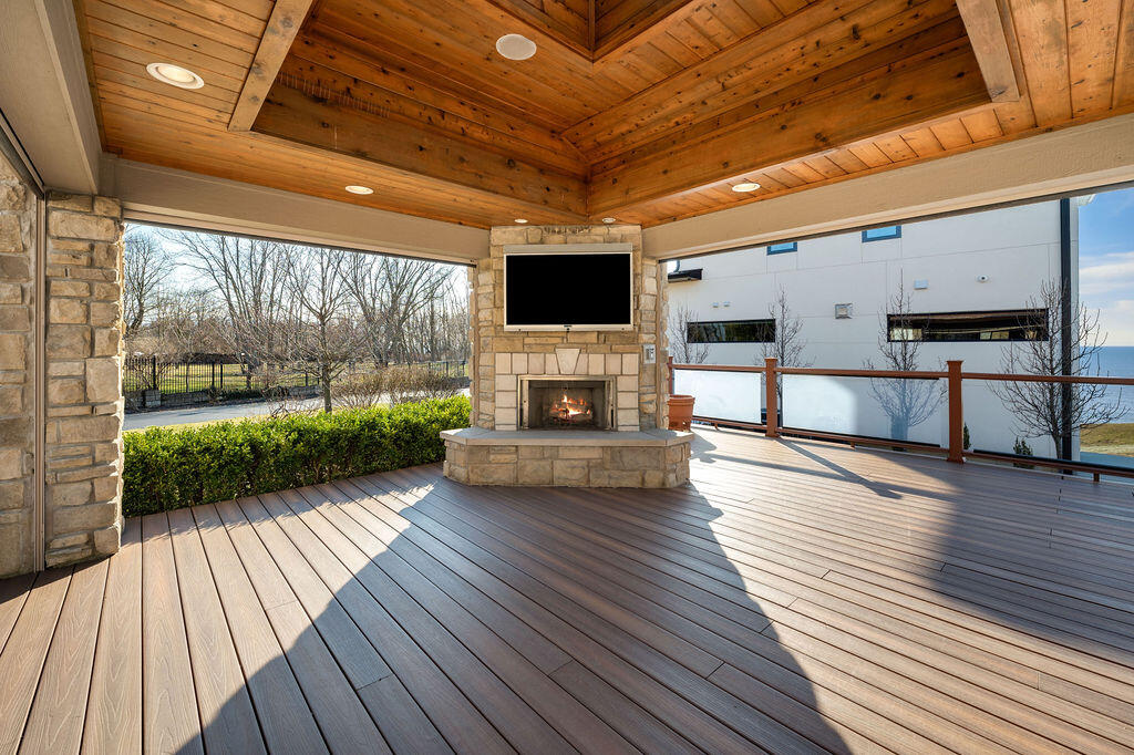 651 Sul Lago S Benton Harbor MI 49022