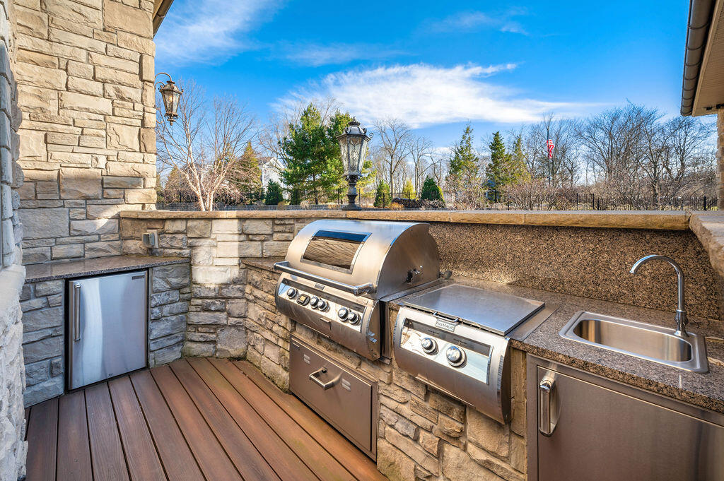 651 Sul Lago S Benton Harbor MI 49022