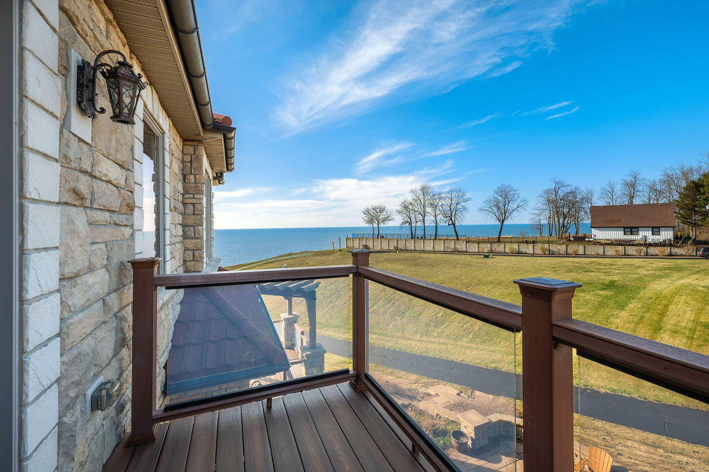 651 Sul Lago S Benton Harbor MI 49022