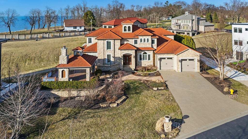 651 Sul Lago S Benton Harbor MI 49022