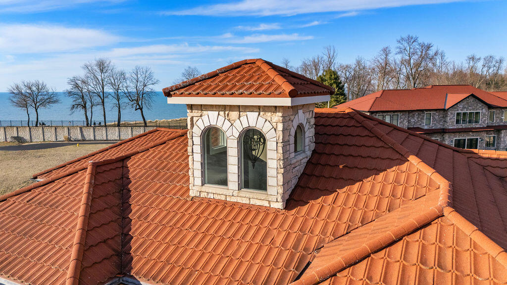 651 Sul Lago S Benton Harbor MI 49022