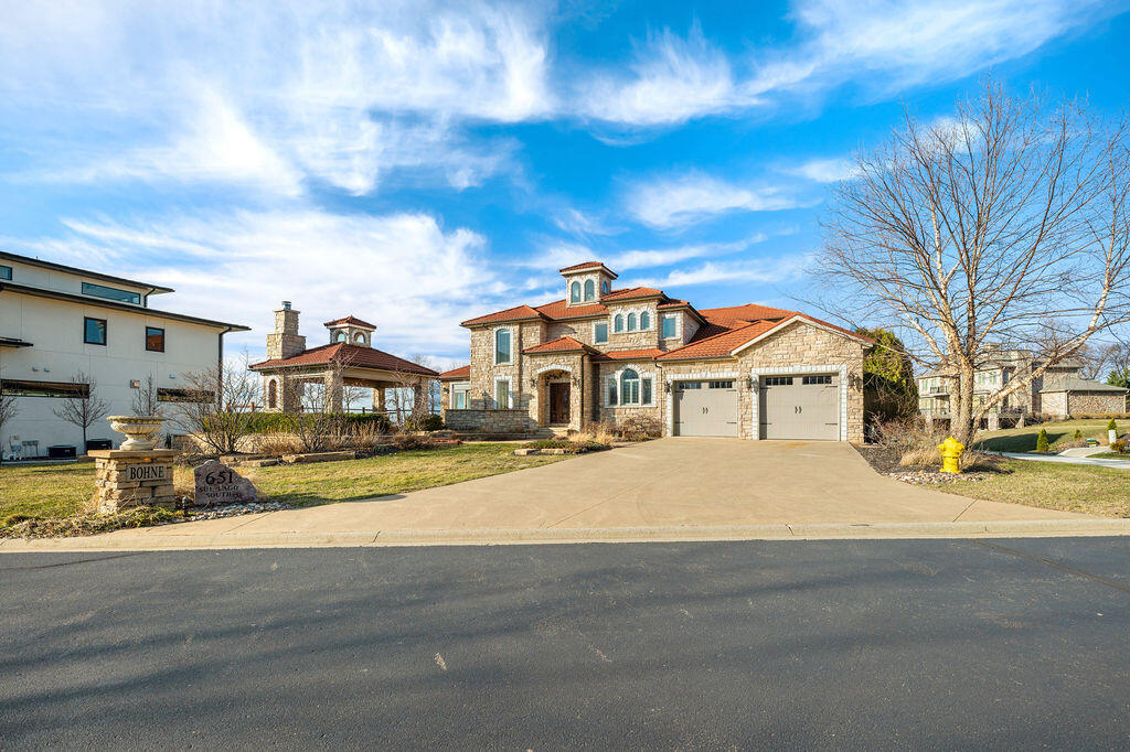 651 Sul Lago S Benton Harbor MI 49022