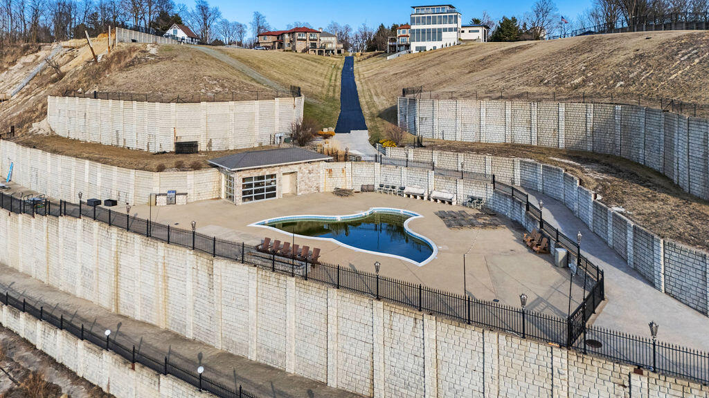 651 Sul Lago S Benton Harbor MI 49022