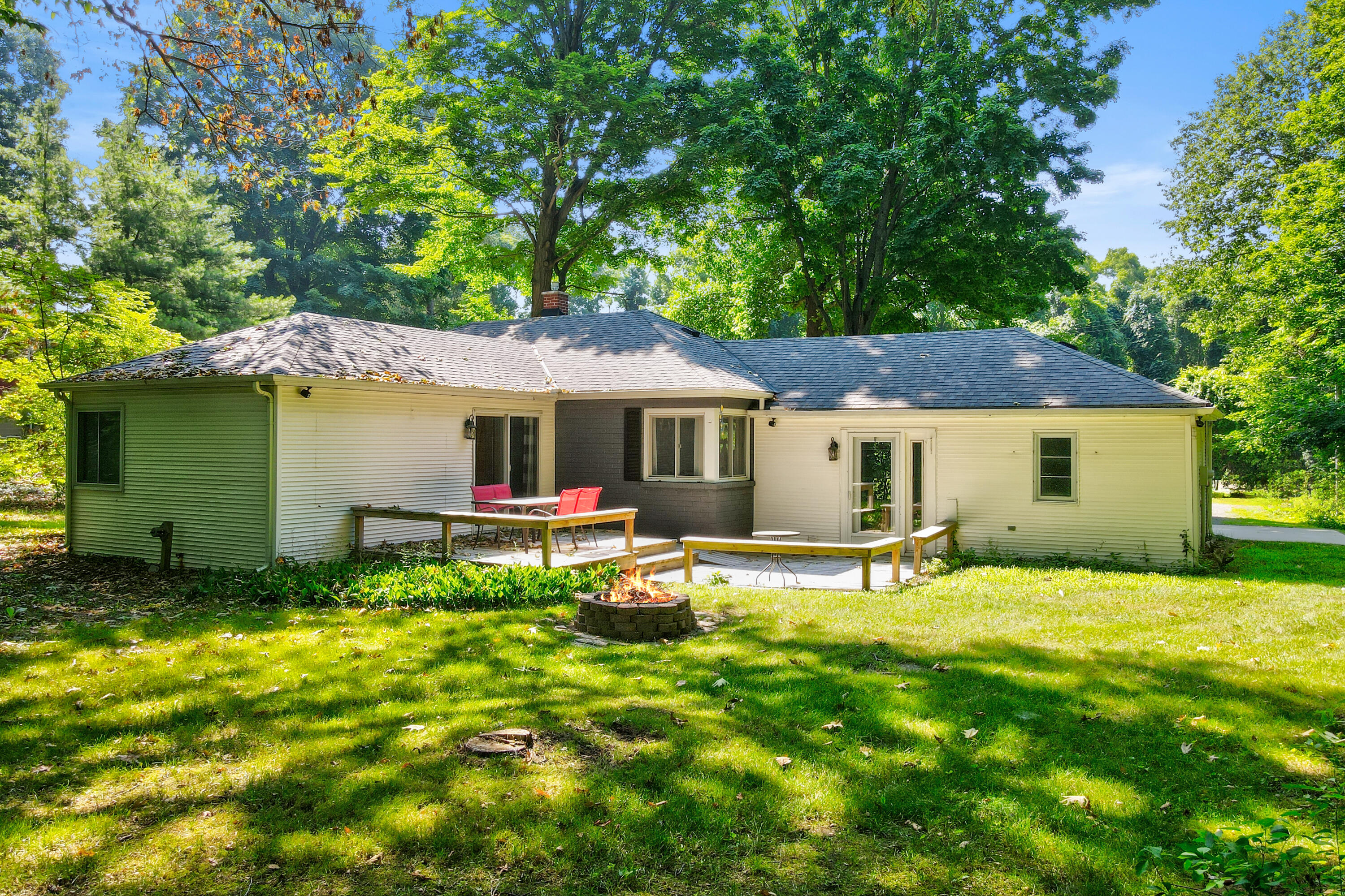 2450 Blue Star Highway Fennville MI 49408