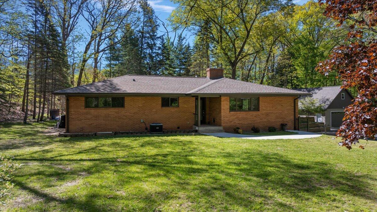 9555 Dunewood Drive Bridgman MI 49106