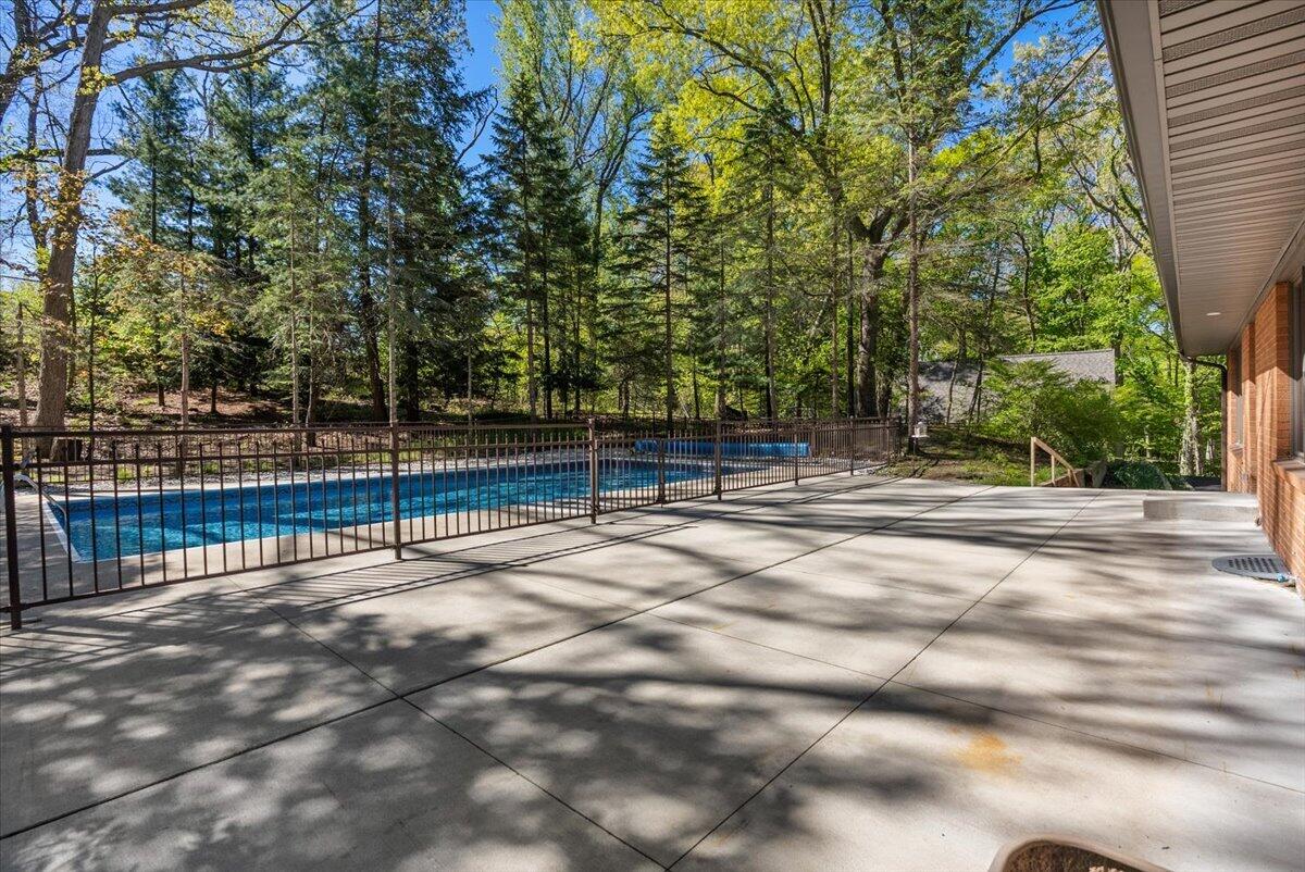 9555 Dunewood Drive Bridgman MI 49106